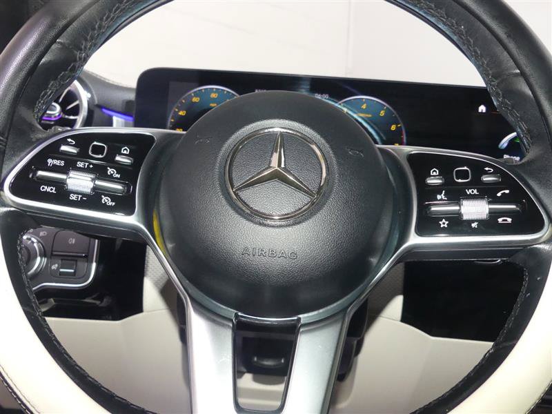 Used 2021 Mercedes-Benz CLA 250 image 32