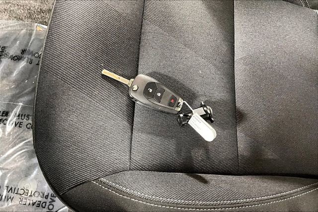 Used 2025 Chevrolet Trax LS image 30