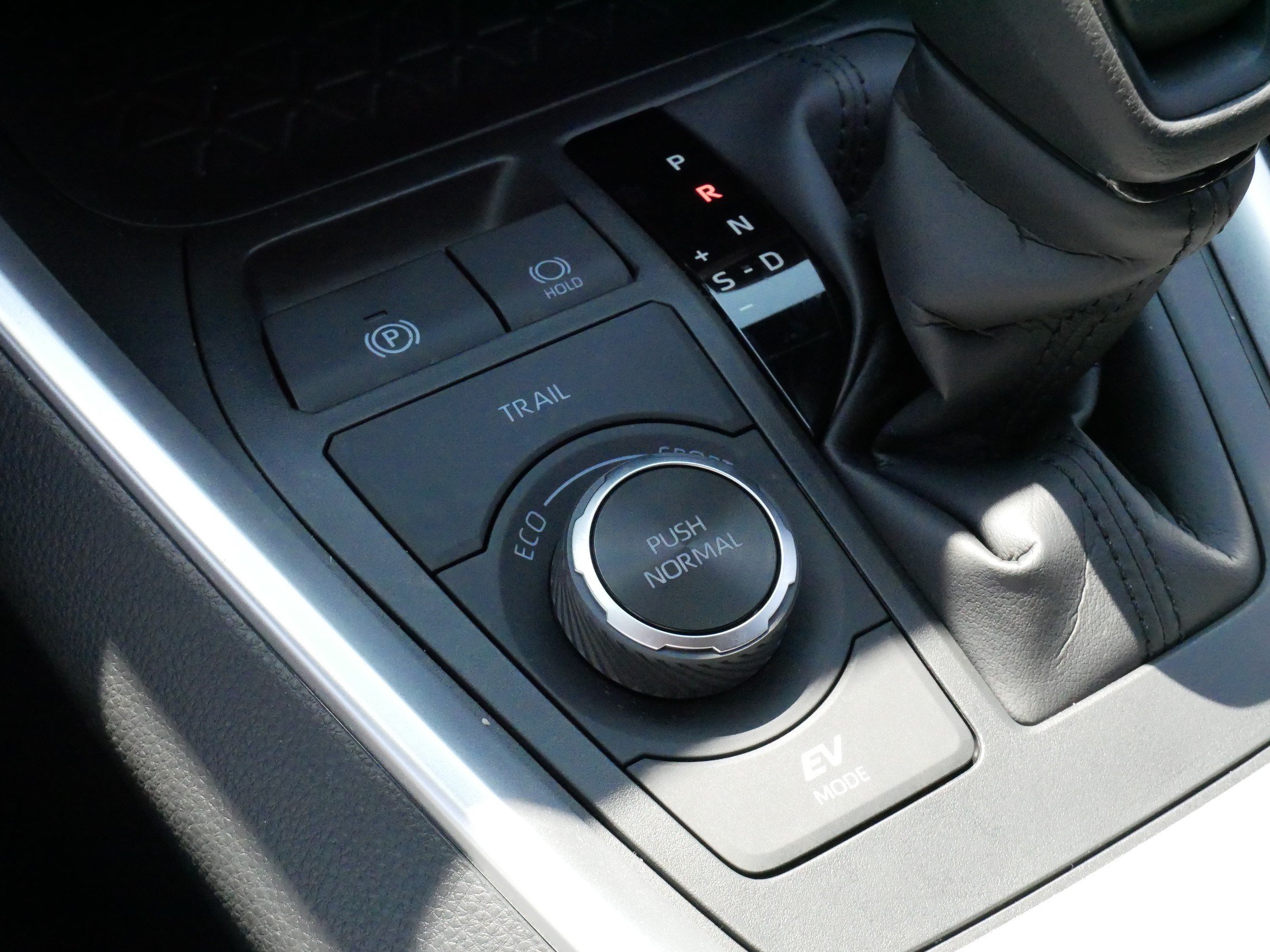 Certified 2025 Toyota RAV4 XLE AWD/4WD image 28
