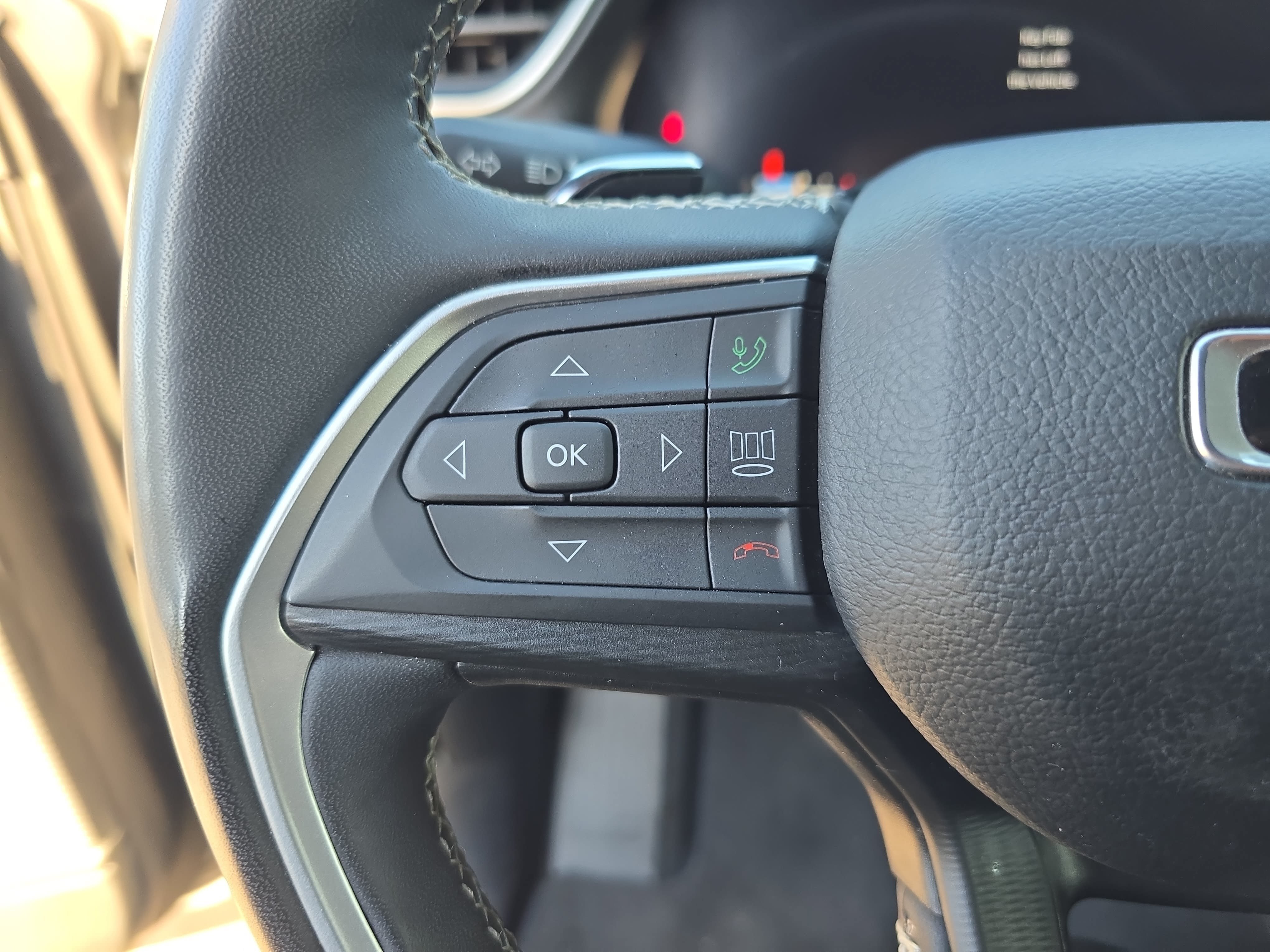 Used 2023 Jeep Grand Cherokee L Laredo AWD/4WD image 18