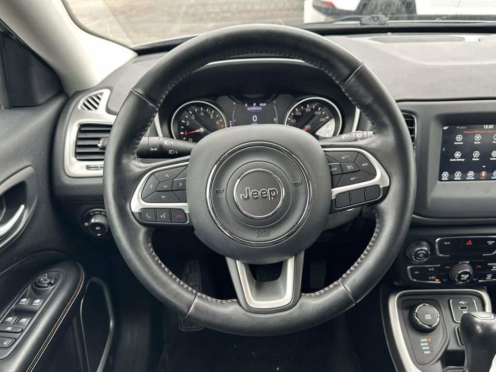 Used 2019 Jeep Compass Latitude w/ Cold Weather Group AWD/4WD image 16