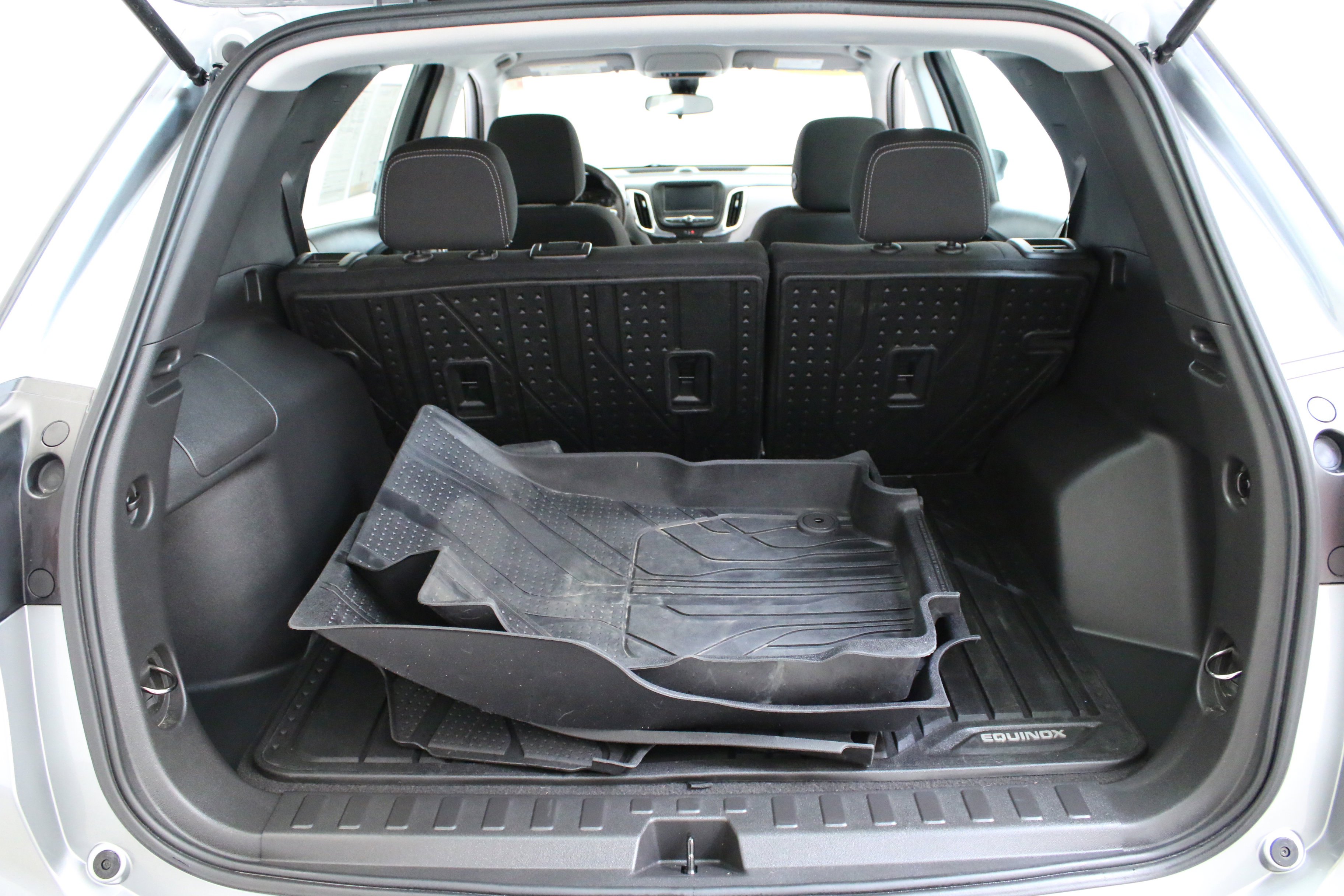 Used 2023 Chevrolet Equinox LS w/ Midnight Edition image 27