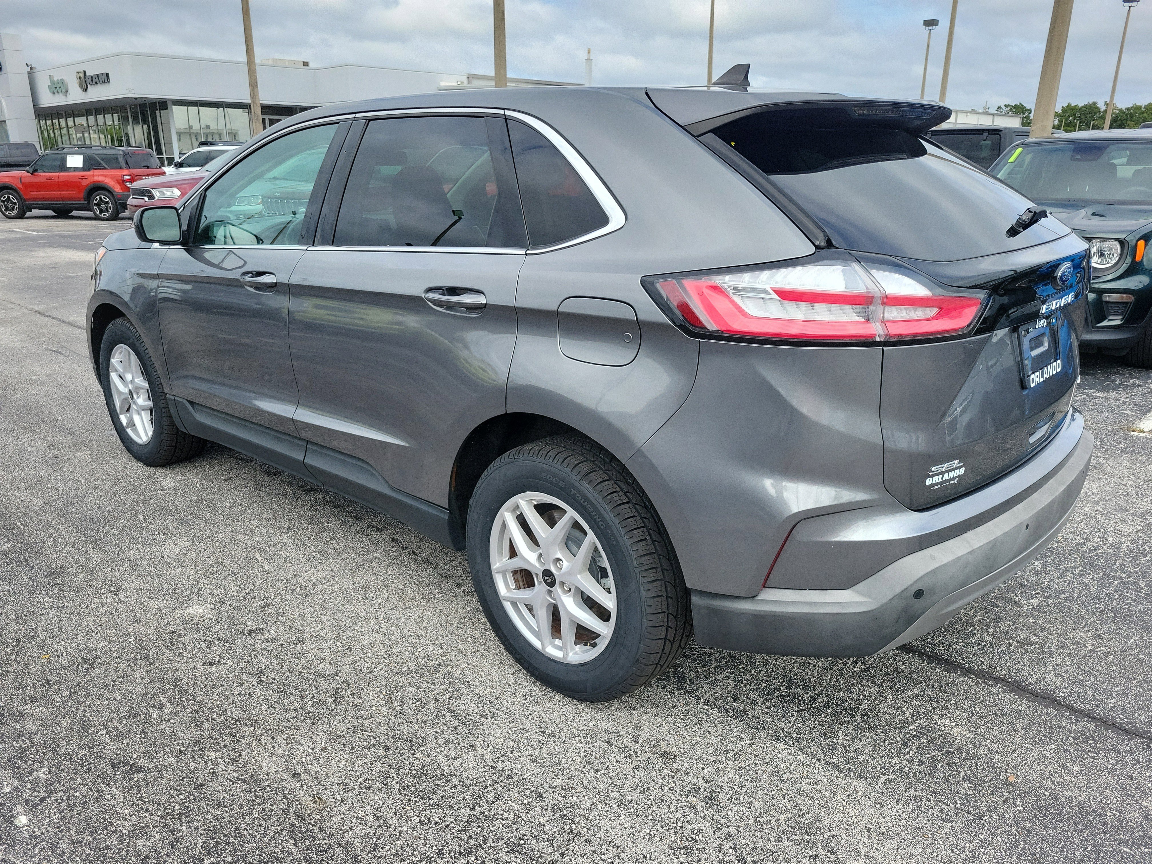 Used 2023 Ford Edge SEL image 7
