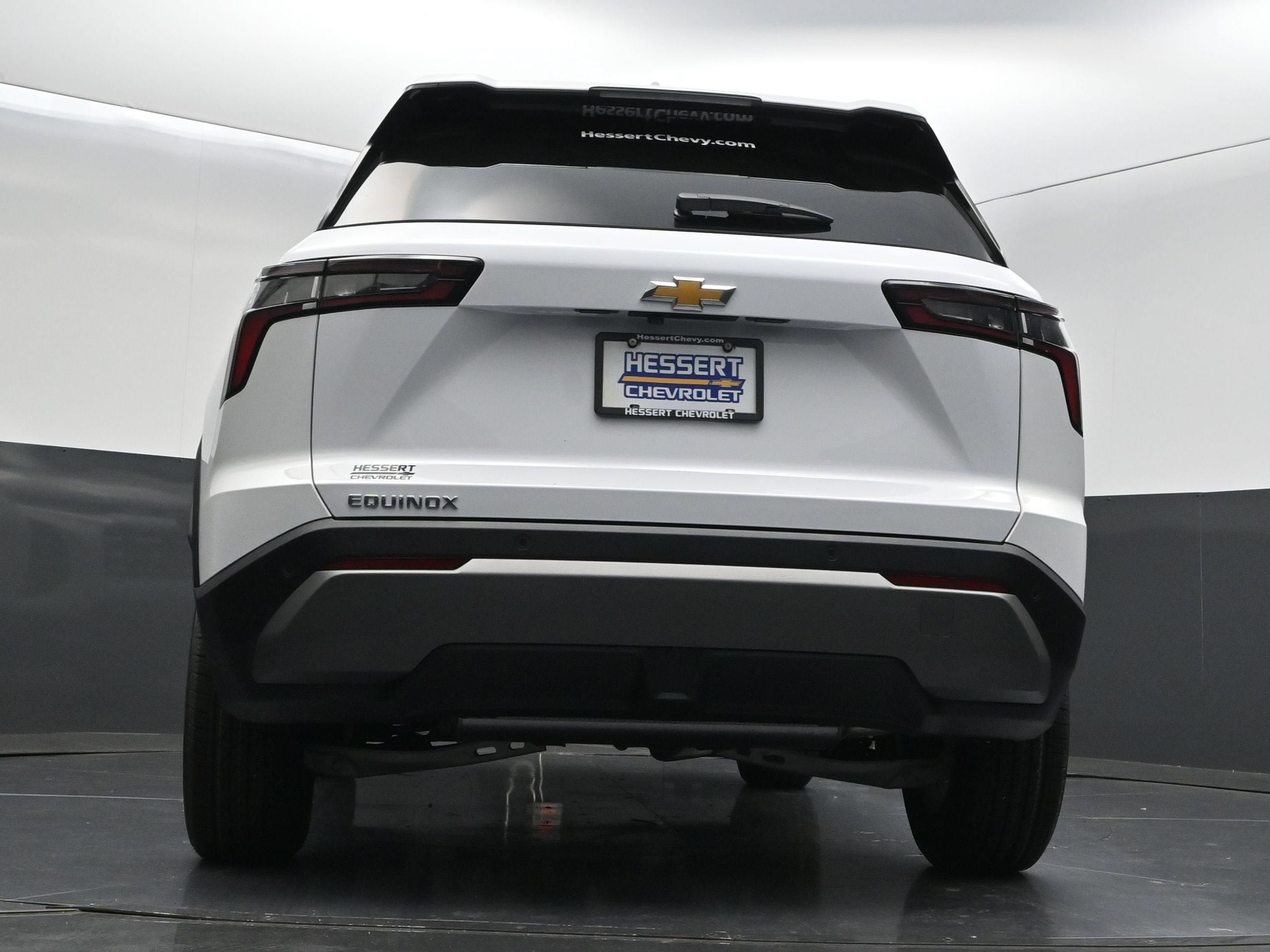 New 2027 Chevrolet Equinox LT w/ Convenience Package II FWD image 44