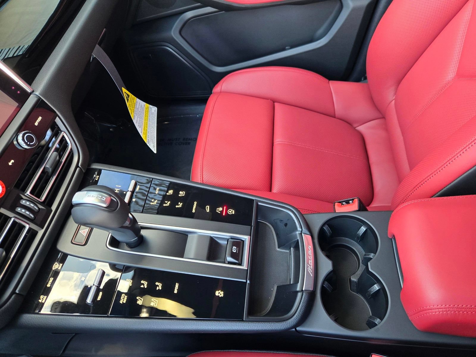 New 2026 Porsche Macan AWD/4WD image 23
