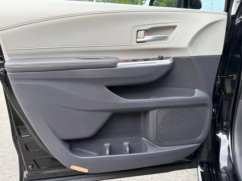 Used 2021 Toyota Sienna XLE AWD/4WD image 12