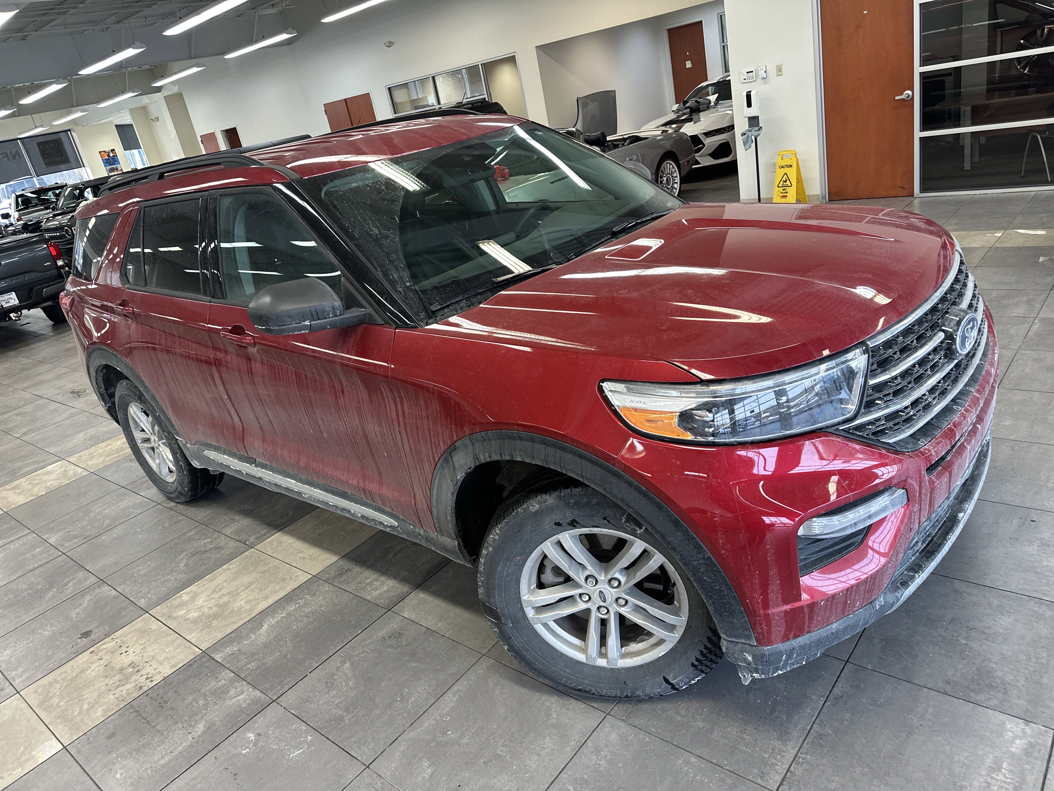 Used 2023 Ford Explorer XLT w/ Equipment Group 202A image 8