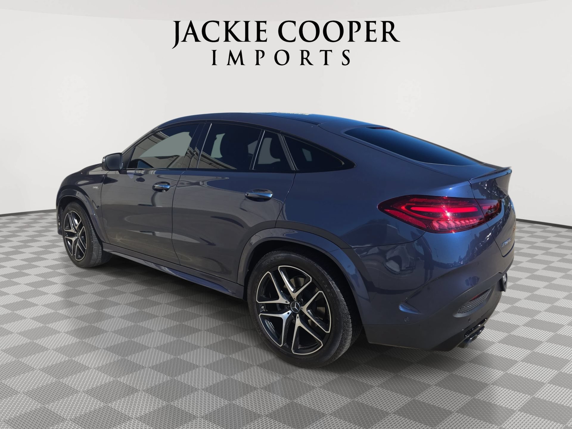 Used 2024 Mercedes-Benz GLE 53 AMG 4MATIC Coupe w/ Driver Assistance Package image 7