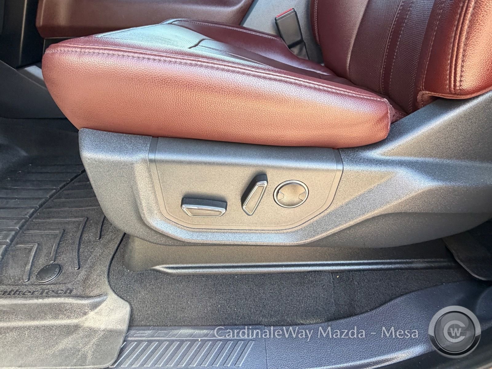 Used 2024 Ford Expedition Limited AWD/4WD image 17