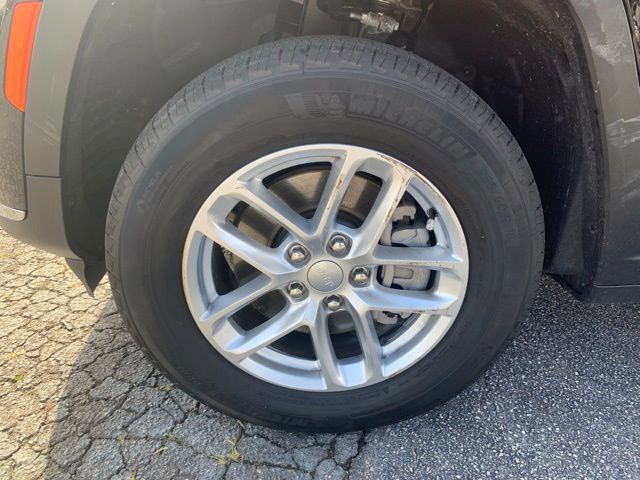 Used 2025 Jeep Grand Cherokee L Laredo w/ Luxury Tech Group I image 30