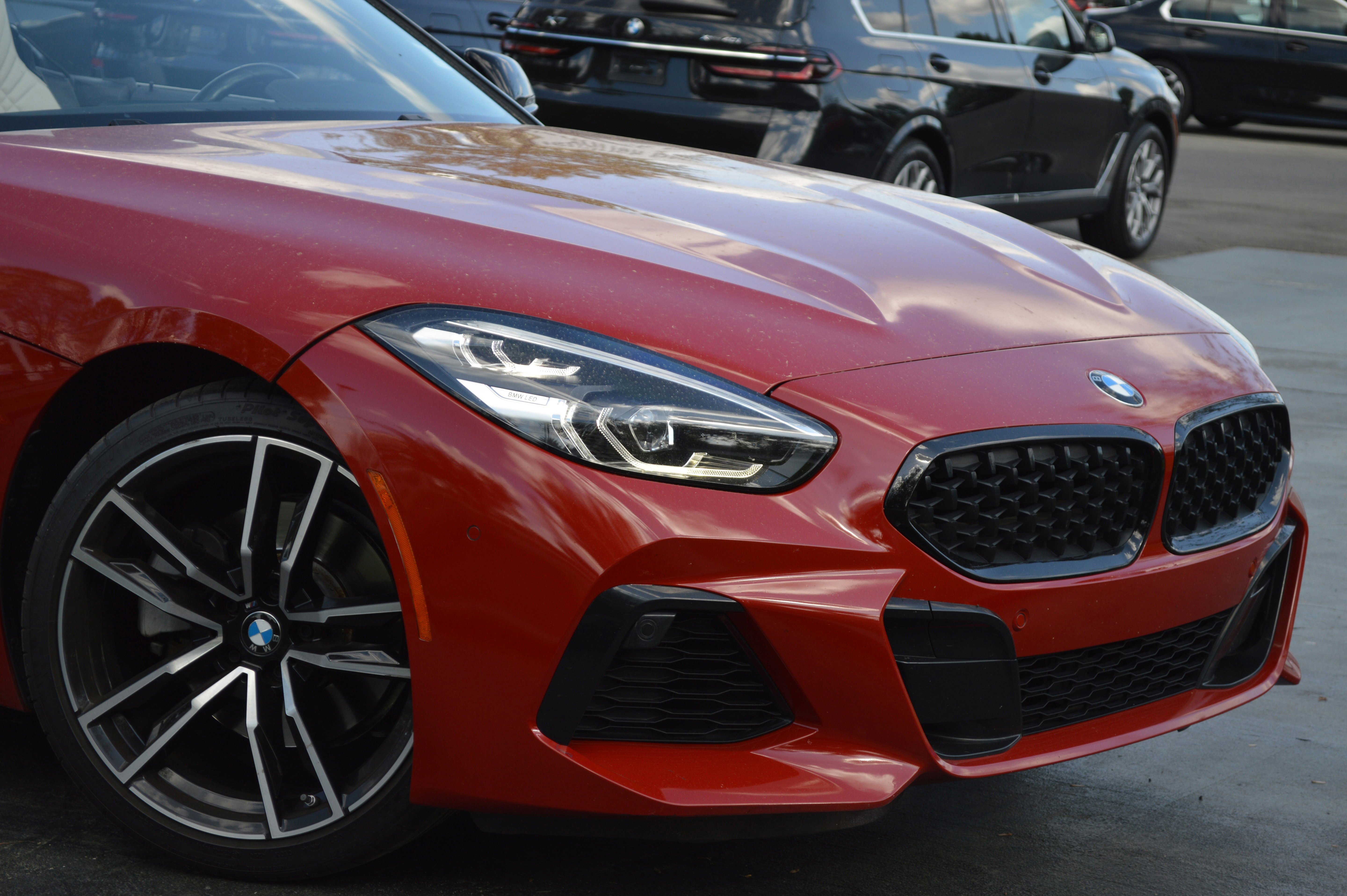 Used 2022 BMW Z4 sDrive30i w/ Premium Package image 2