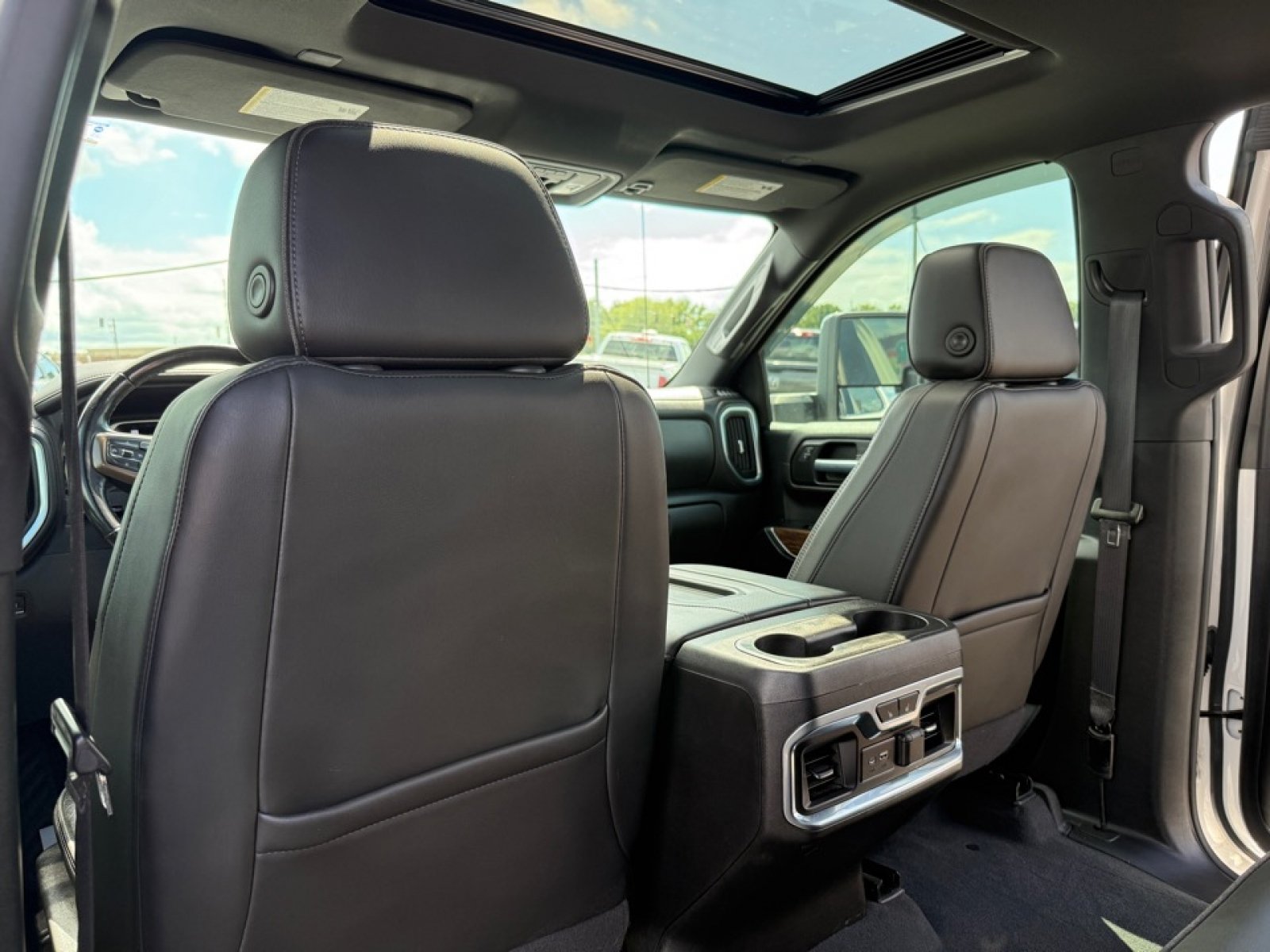 Used 2020 Chevrolet Silverado 1500 High Country w/ Technology Package AWD/4WD image 34
