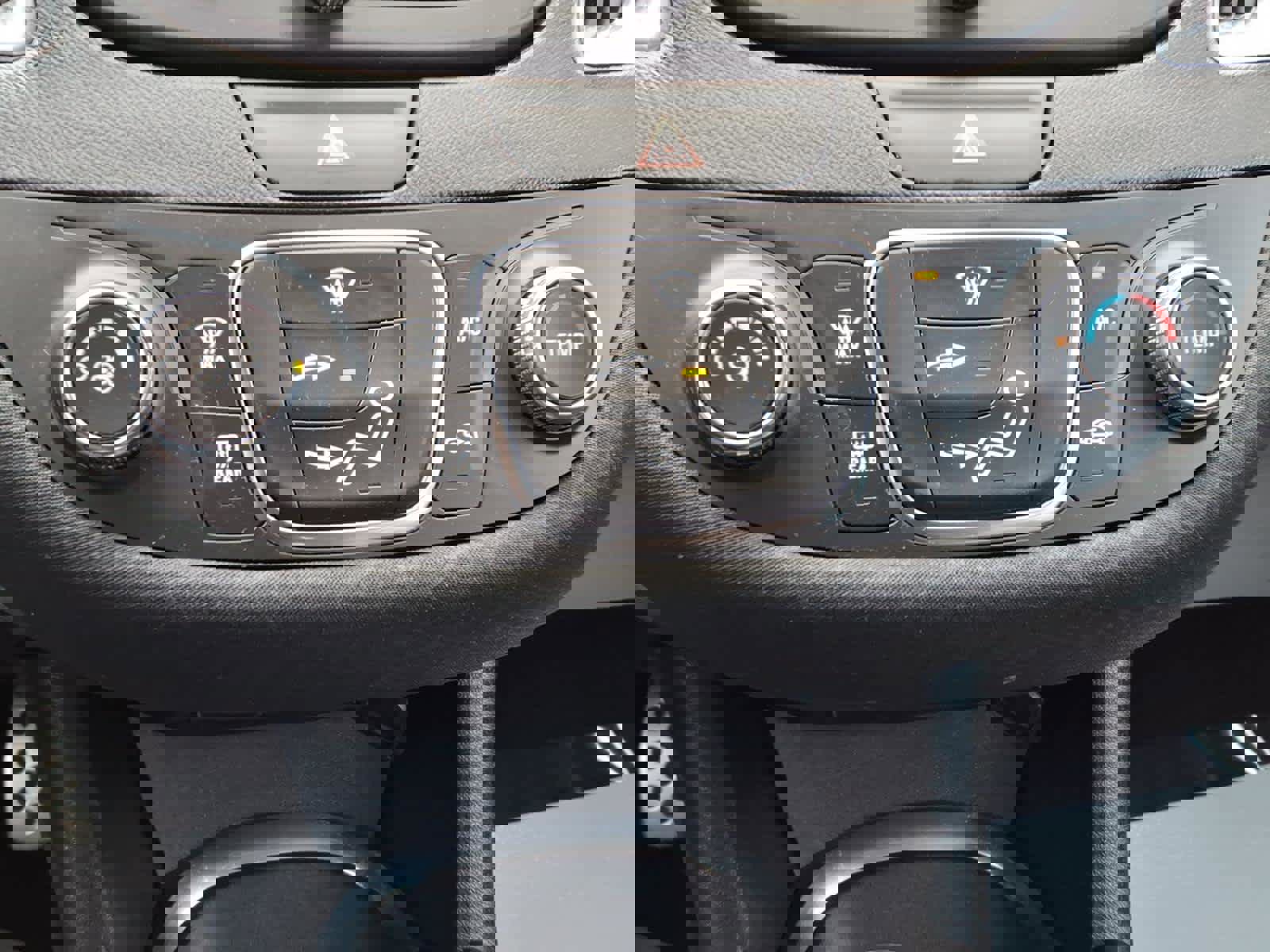 Used 2016 Chevrolet Malibu LT FWD image 21