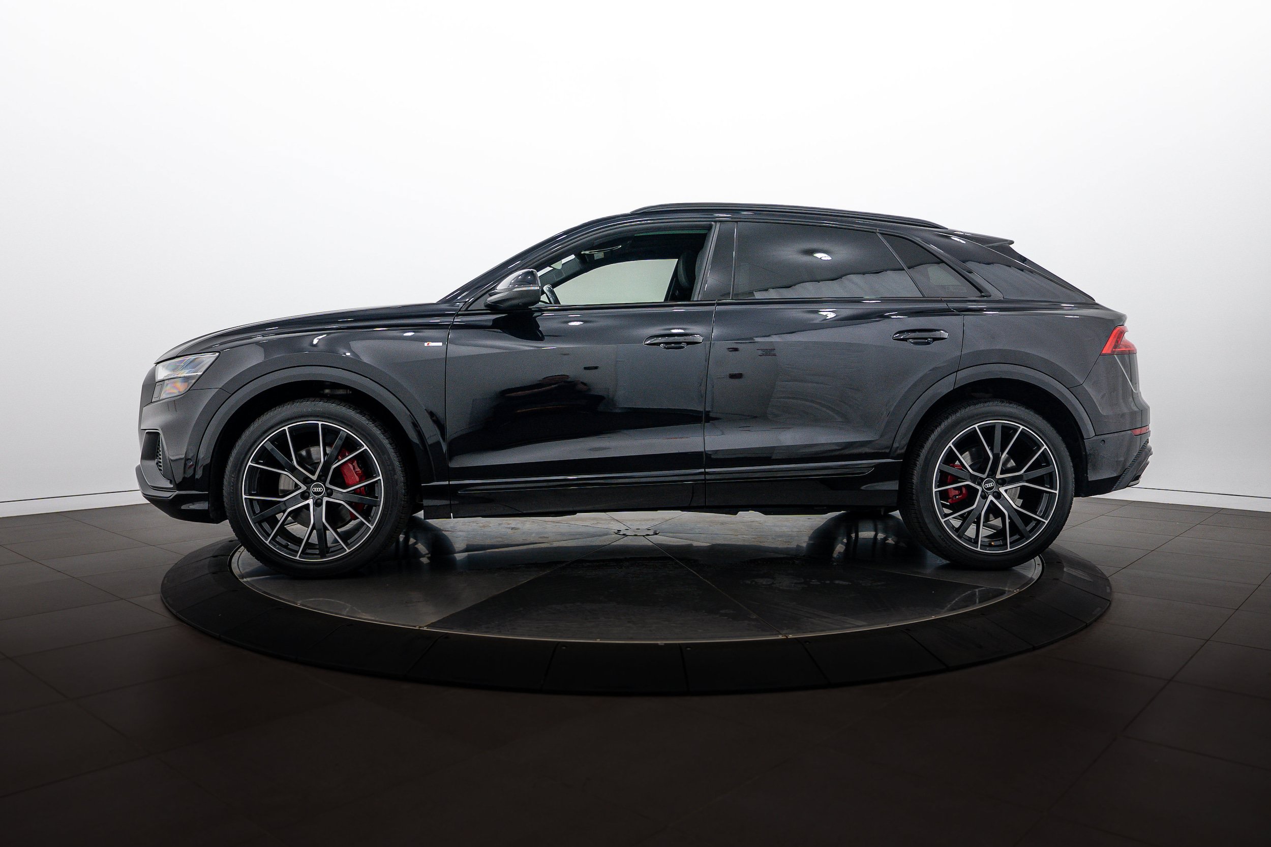 Used 2021 Audi Q8 Prestige AWD/4WD image 6