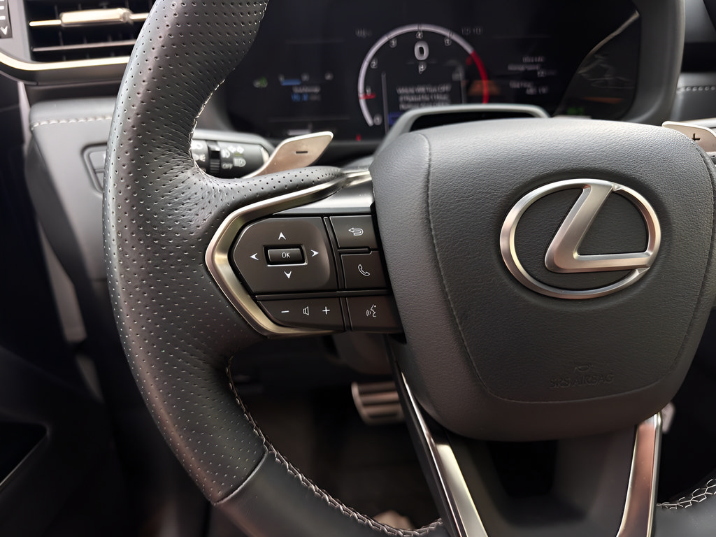 Used 2025 Lexus LX 600 F Sport w/ Accessory Package (2T) AWD/4WD image 14