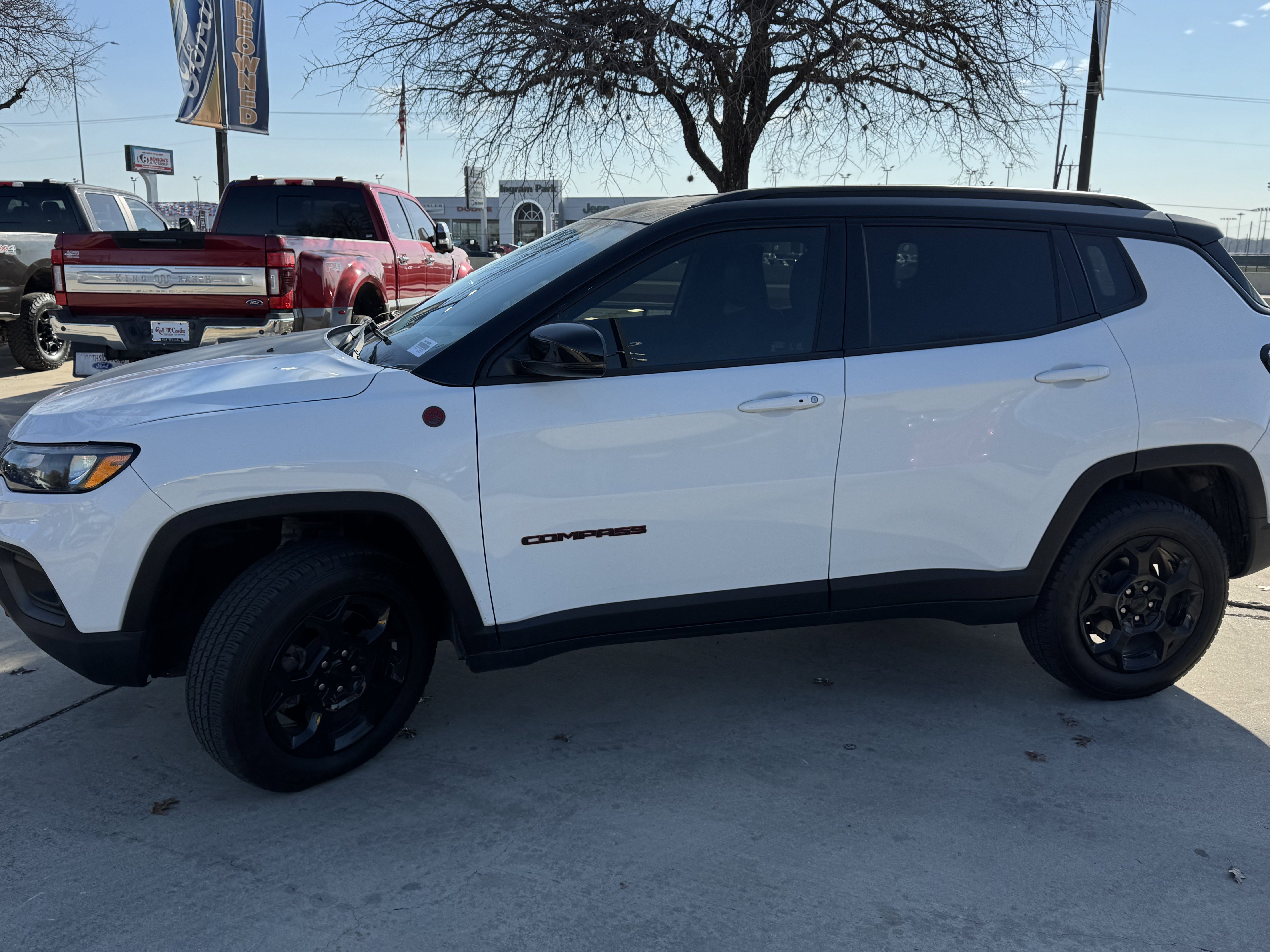 Used 2024 Jeep Compass Trailhawk image 10
