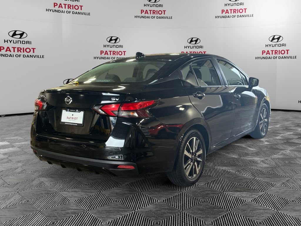 Used 2021 Nissan Versa SV image 3