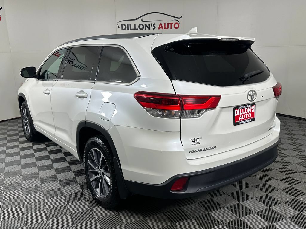 Used 2018 Toyota Highlander XLE AWD/4WD image 4