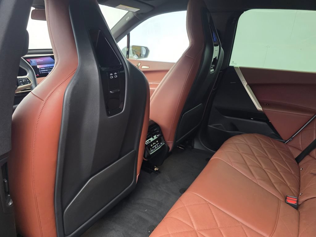 Certified 2022 BMW iX xDrive50 w/ Premium Package AWD/4WD image 15