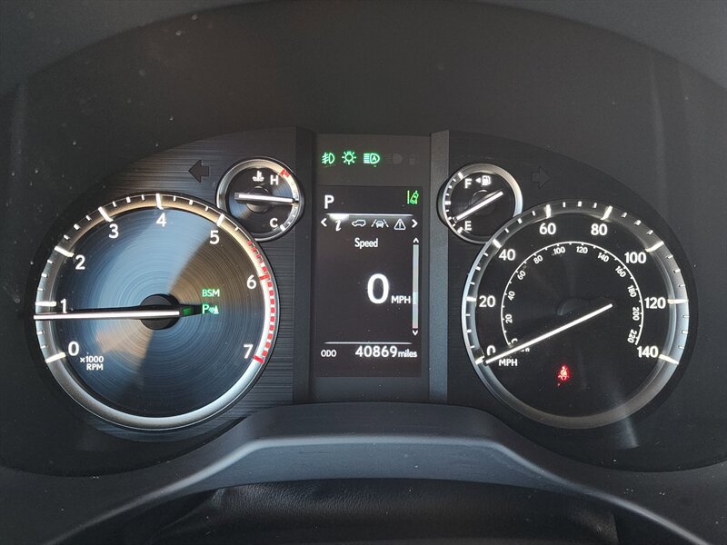 Used 2021 Lexus GX 460 Premium w/ Premium Package AWD/4WD image 32