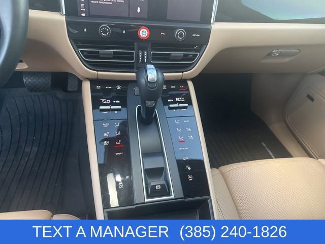 Used 2025 Porsche Macan image 25