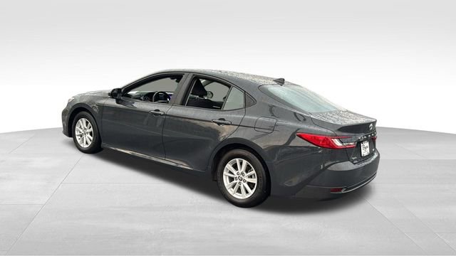 Used 2025 Toyota Camry LE image 9