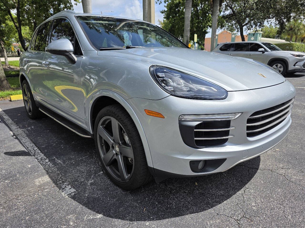 Used 2016 Porsche Cayenne S AWD/4WD image 8