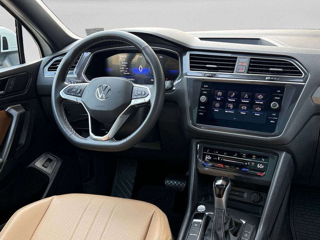 Used 2024 Volkswagen Tiguan SE AWD/4WD image 15