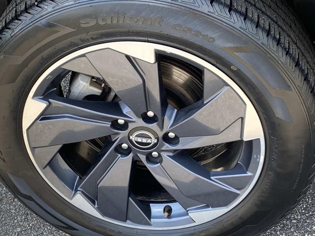 Used 2024 Nissan Rogue SV FWD image 32