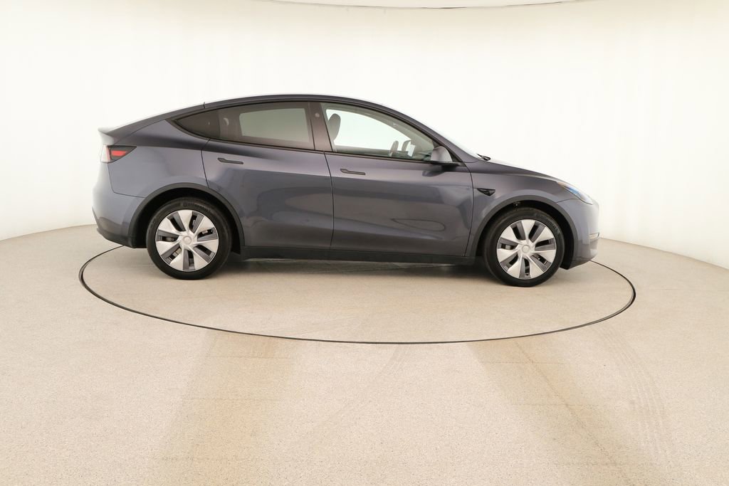 Used 2023 Tesla Model Y Long Range image 8