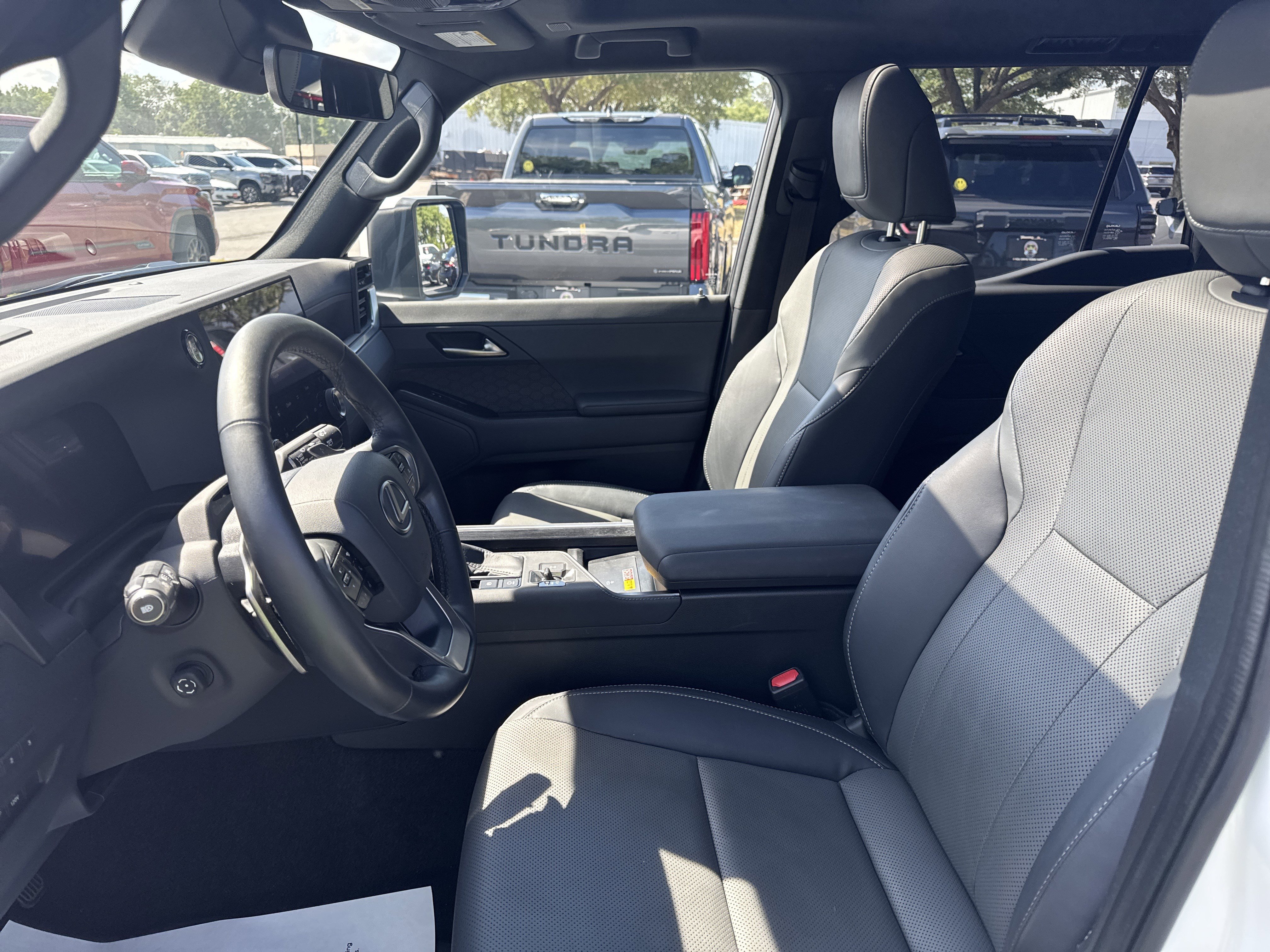 Used 2024 Lexus GX 550 AWD/4WD image 13