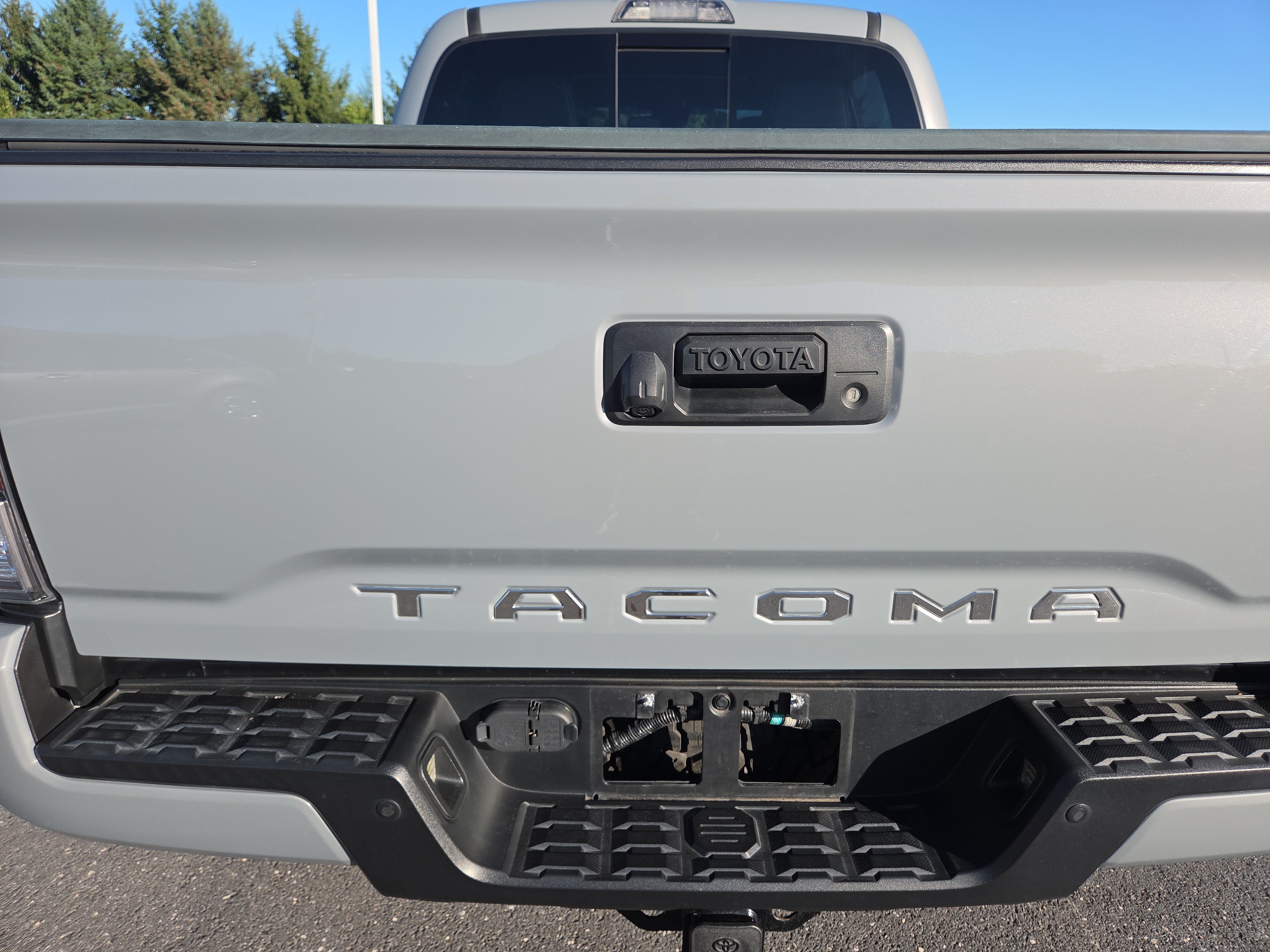 Used 2021 Toyota Tacoma TRD Off-Road w/ TRD Premium Off Road Package AWD/4WD image 24