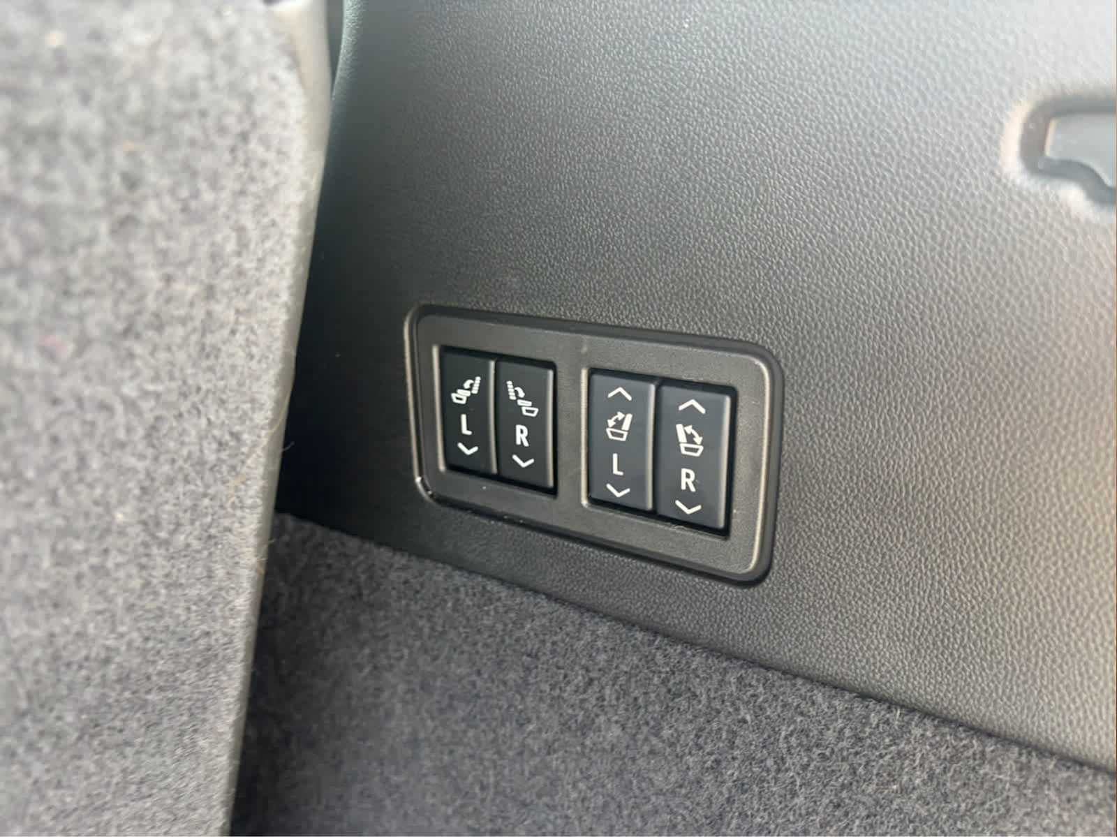 Used 2024 Cadillac XT6 Sport AWD/4WD image 30