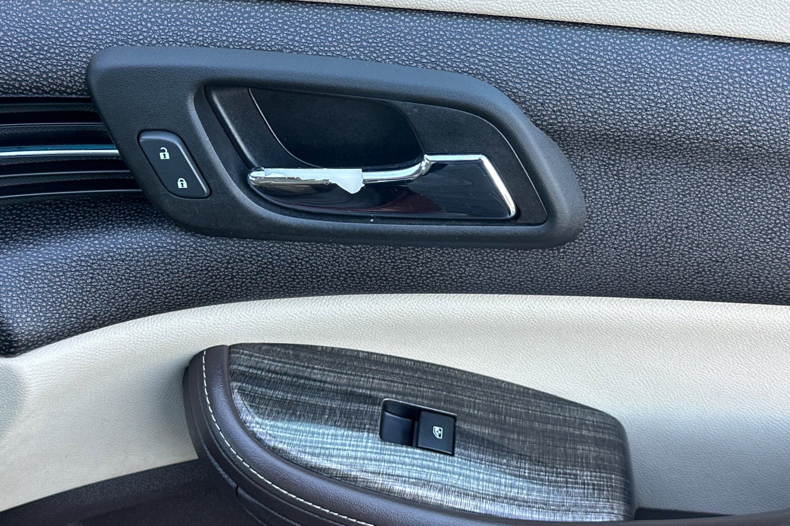 Used 2015 Chevrolet Malibu LT w/ Power Convenience Package FWD image 19