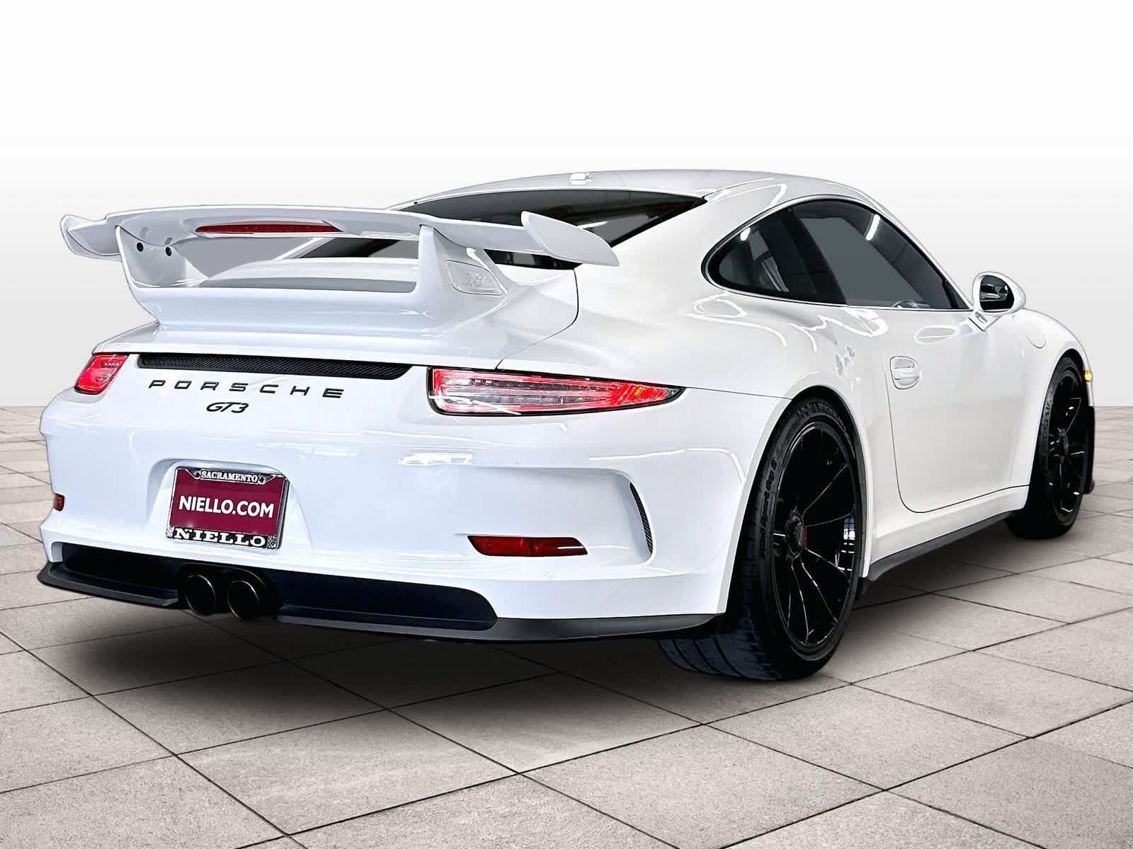 Used 2015 Porsche 911 GT3 RWD image 15