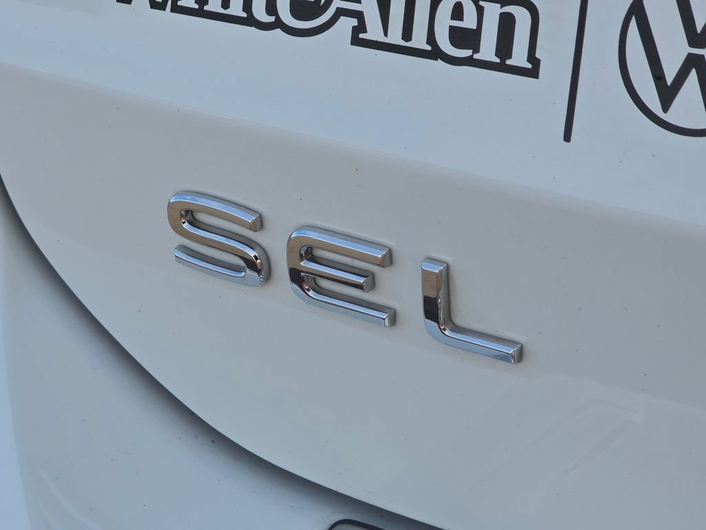 Certified 2024 Volkswagen Taos SEL AWD/4WD image 18