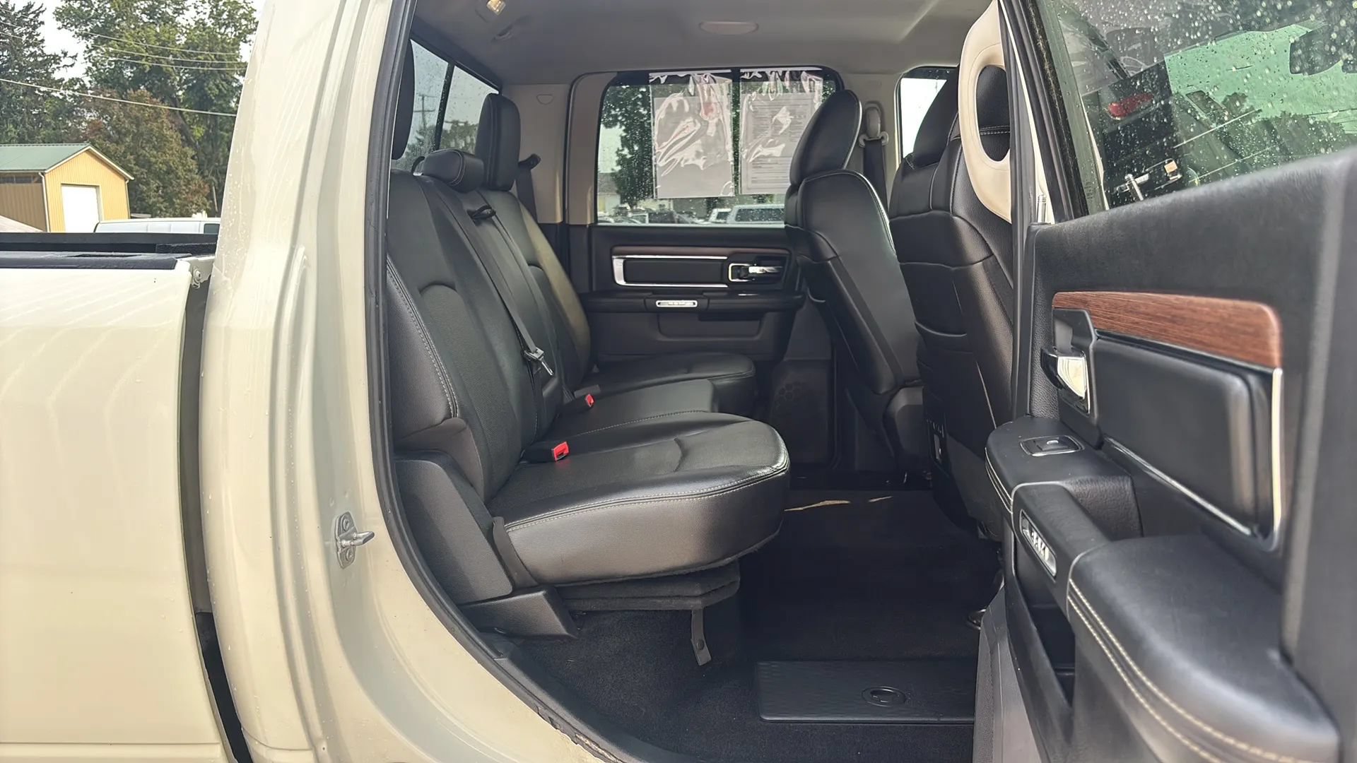 Used 2016 RAM 2500 Laramie w/ Snow Chief Group AWD/4WD image 17