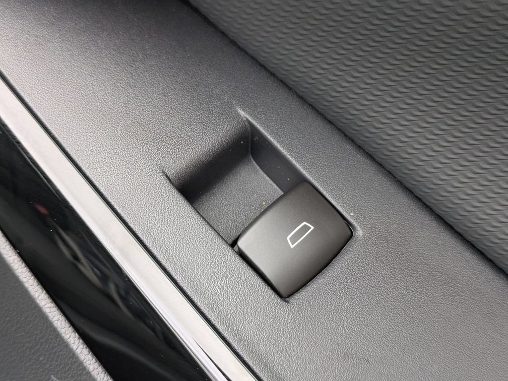 New 2026 Chevrolet Equinox LT w/ Safety and Technology Package FWD image 36