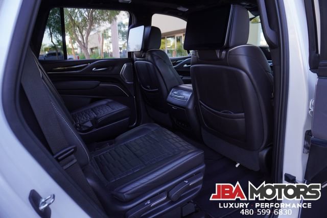 Used 2021 Cadillac Escalade Sport Platinum w/ LPO, ONYX Package image 9