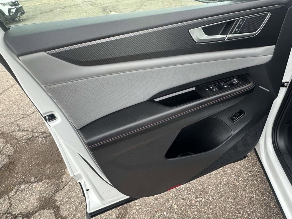 Certified 2025 Volkswagen Atlas Peak Edition SE image 20