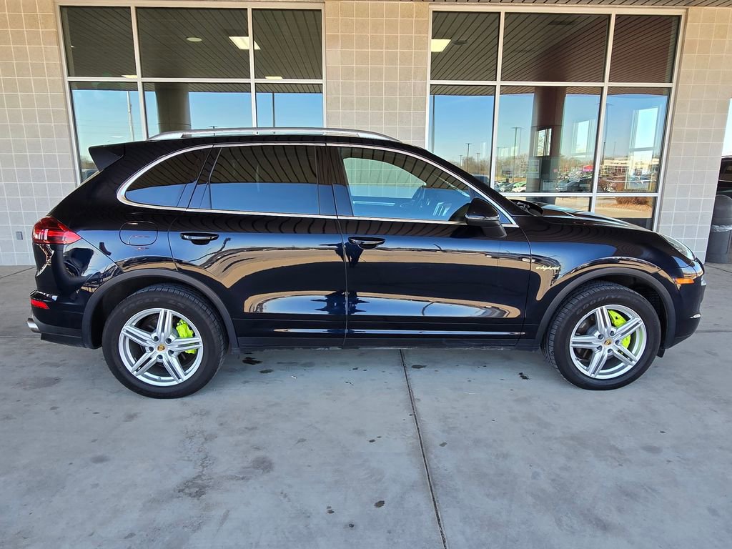 Used 2017 Porsche Cayenne S image 8