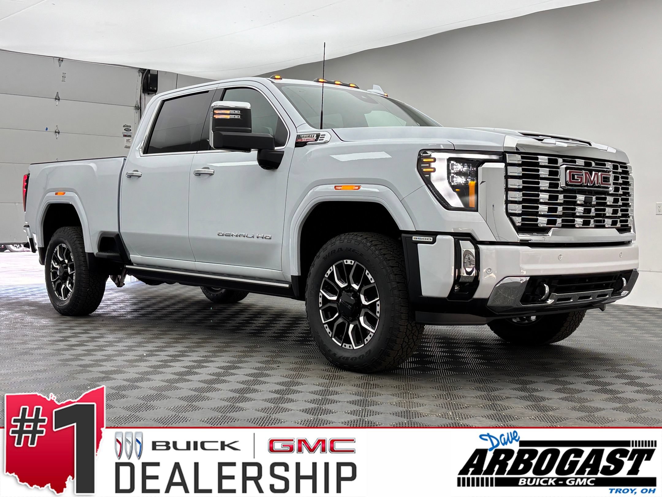 New 2026 GMC Sierra 3500 Denali w/ Denali Reserve Package AWD/4WD image 1