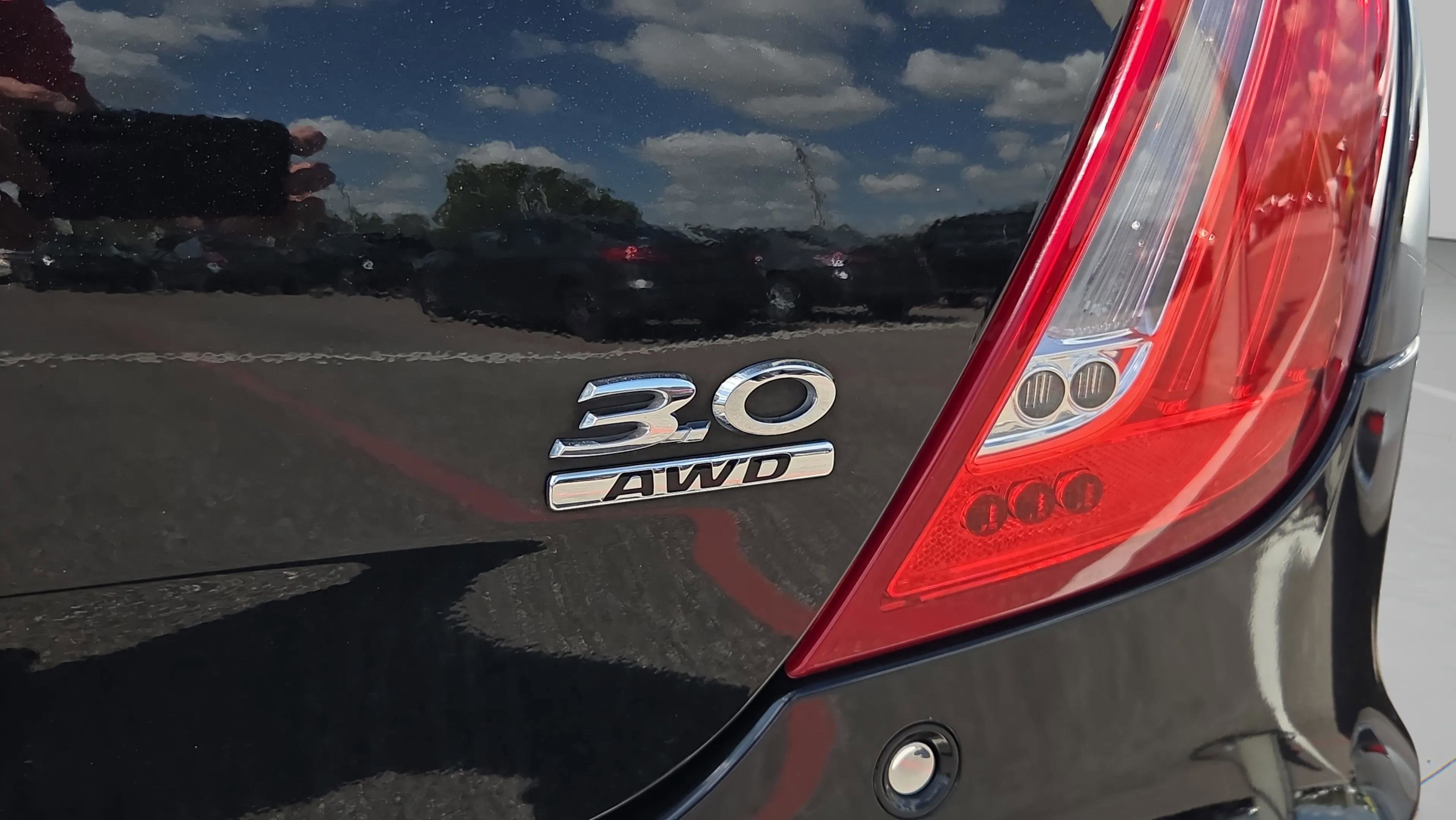 Used 2015 Jaguar XJ AWD image 2