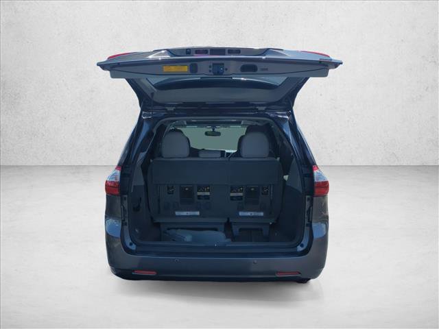 Used 2015 Toyota Sienna XLE Premium FWD image 6