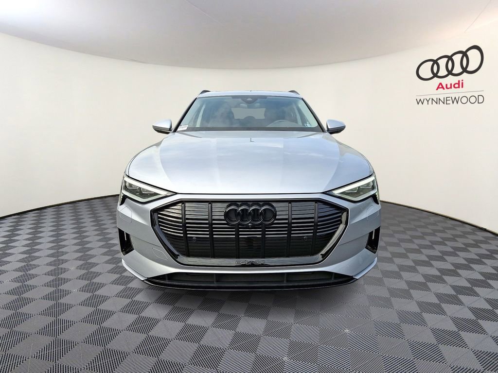 Used 2023 Audi e-tron Premium w/ Convenience Plus Package image 2