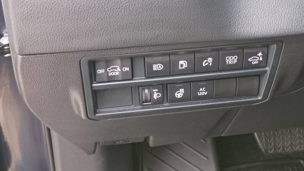 Used 2025 Toyota Sequoia Limited AWD/4WD image 23
