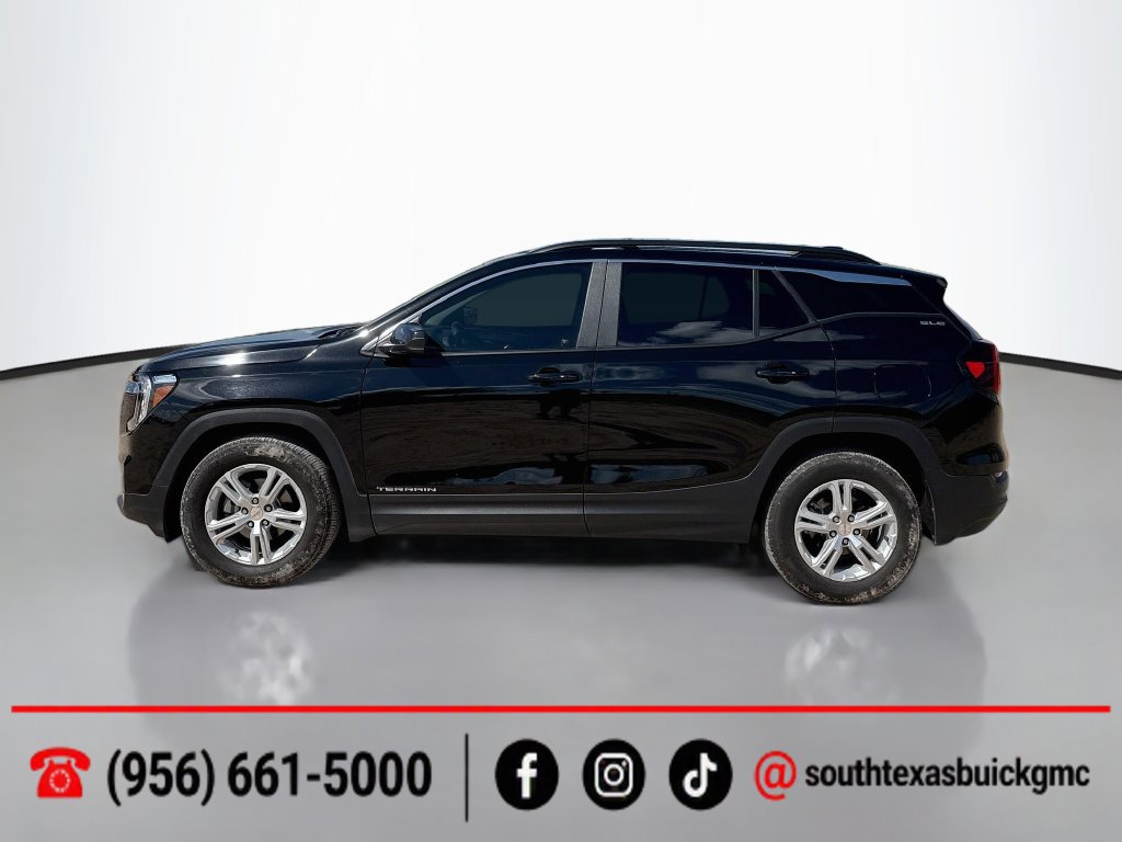 Used 2024 GMC Terrain SLE w/ Driver Convenience Package FWD image 4