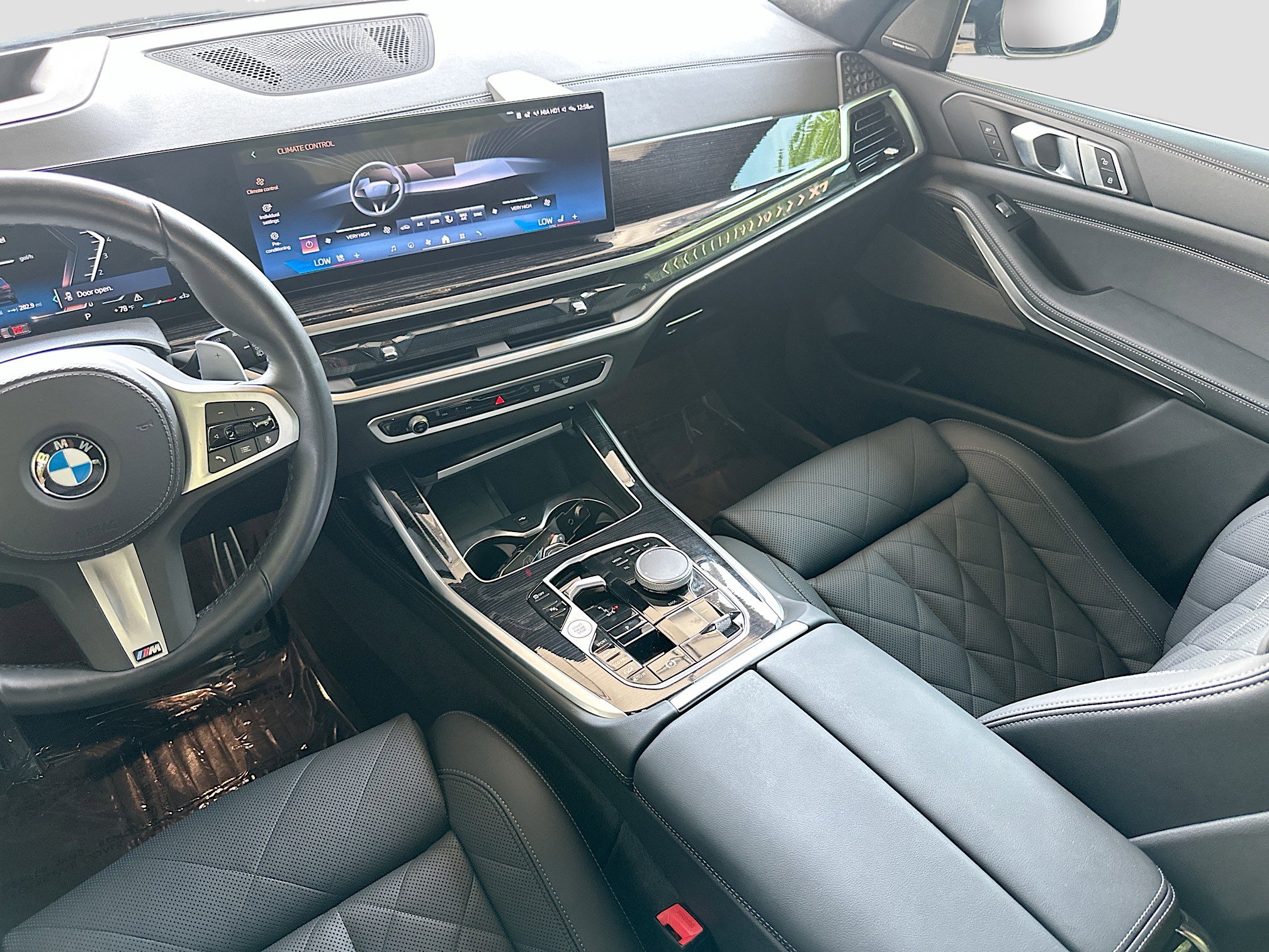 Used 2025 BMW X7 xDrive40i w/ M Sport Package AWD/4WD image 25