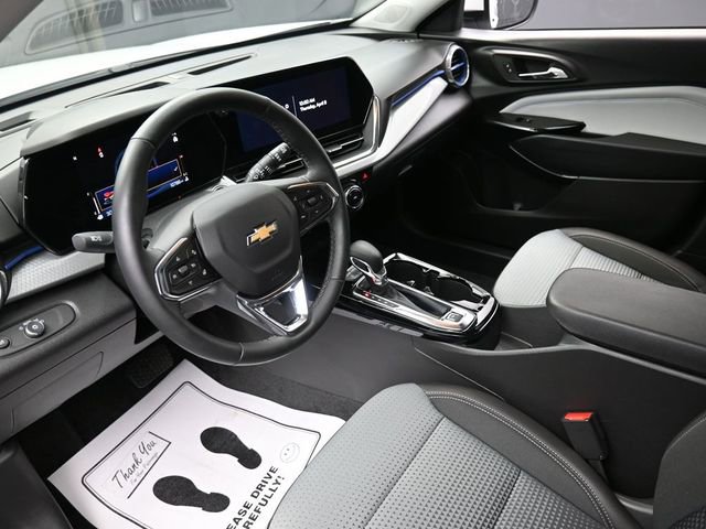 Used 2025 Chevrolet Trax LT w/ LT Convenience Package FWD image 18