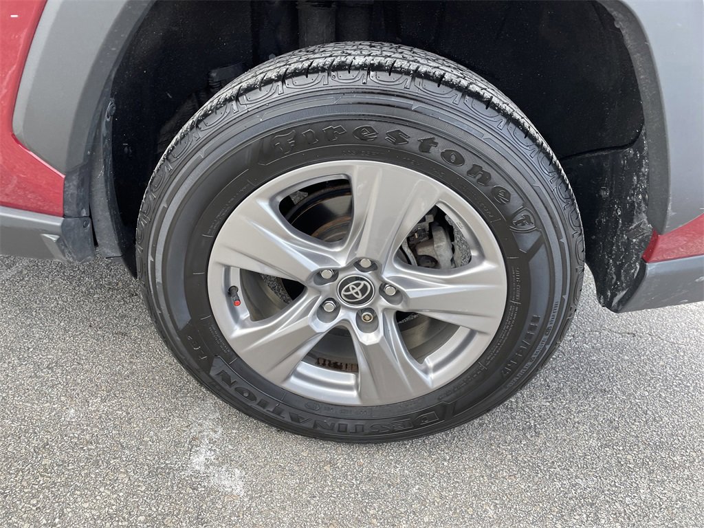 Used 2022 Toyota RAV4 XLE image 10